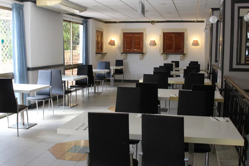 Restaurant, The San Anton Hotel, Malta