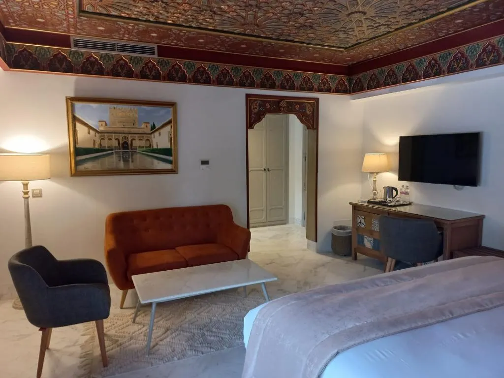 DOUBLE DELUXE ONE BED Room, La Menara Hotel & Spa, Tunisia