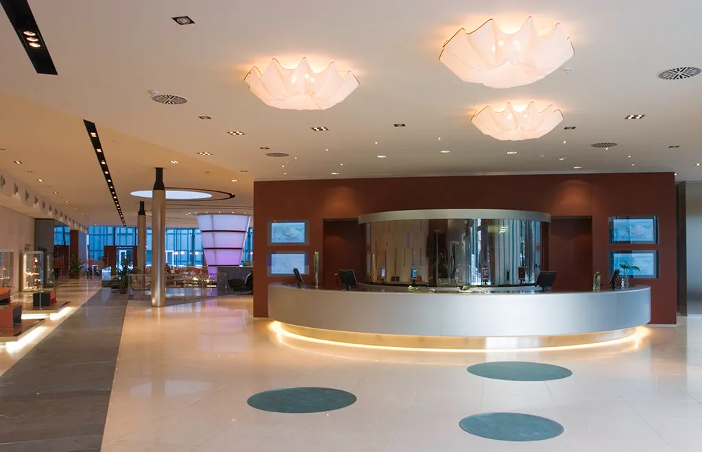 Lobby, UNA HOTELS T Hotel Cagliari, Cagliari