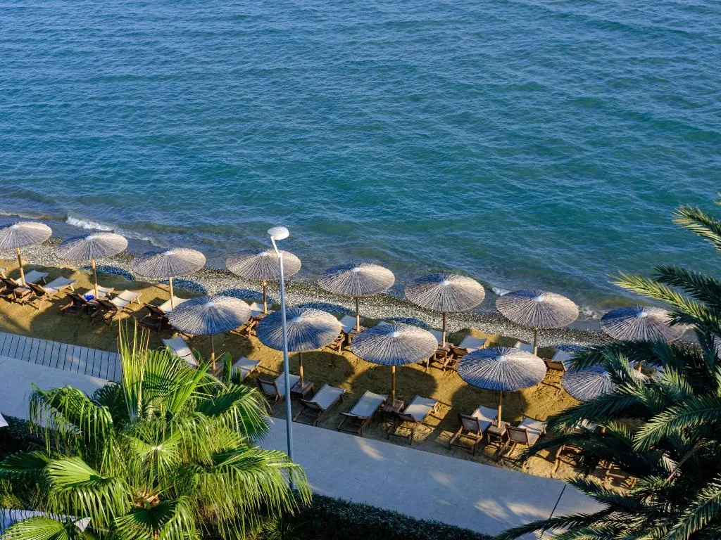 Bar, Mercure Larnaca Beach Resort, Cyprus