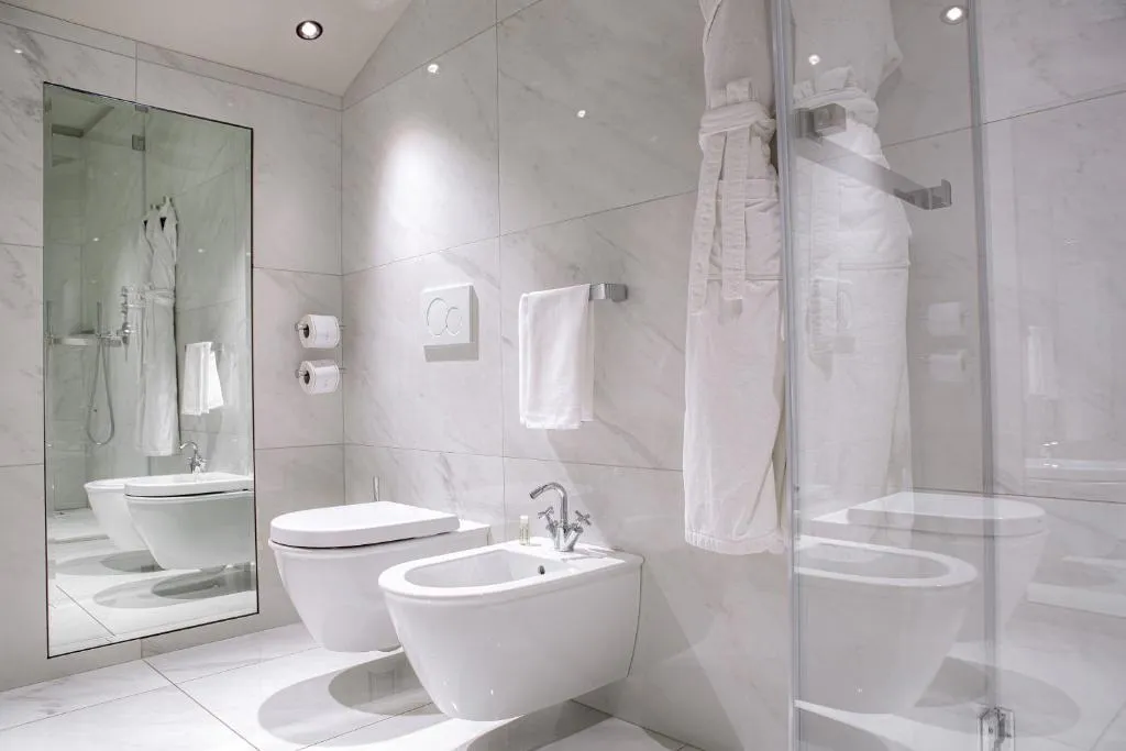 DOUBLE STANDARD Room, Palazzo Venezia, Milan