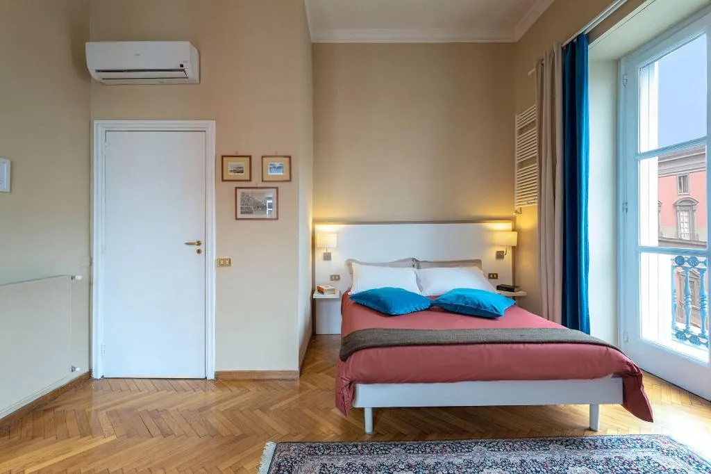 Room, B&B Il Ventre di Napoli, Naples