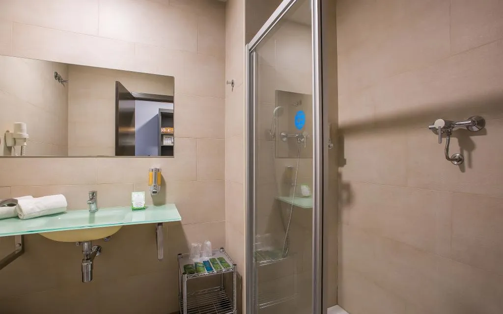TRIPLE STANDARD Room, Hotel Venture Sant Cugat, Barcelona