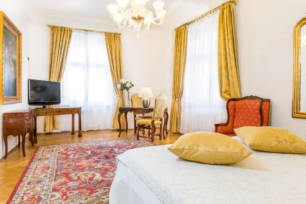 DOUBLE RIVER VIEW Room, Charles Bridge Palace, Prague
