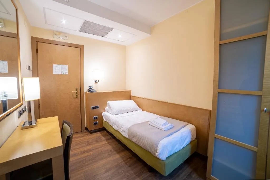 SINGLE STANDARD Room, Tiffany Milano, Milan