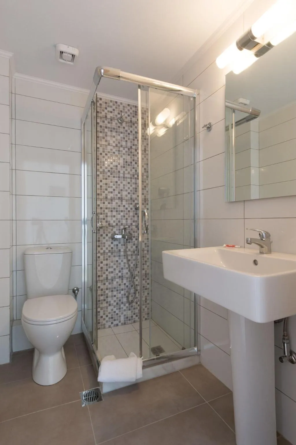 Room, Socrates Apartments & Restaurant, Crete