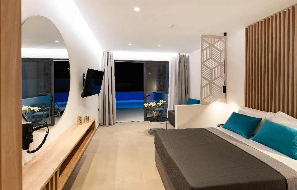 SUITE SUPERIOR WITH PRIVATE POOL Room, Zoes, Rhodes