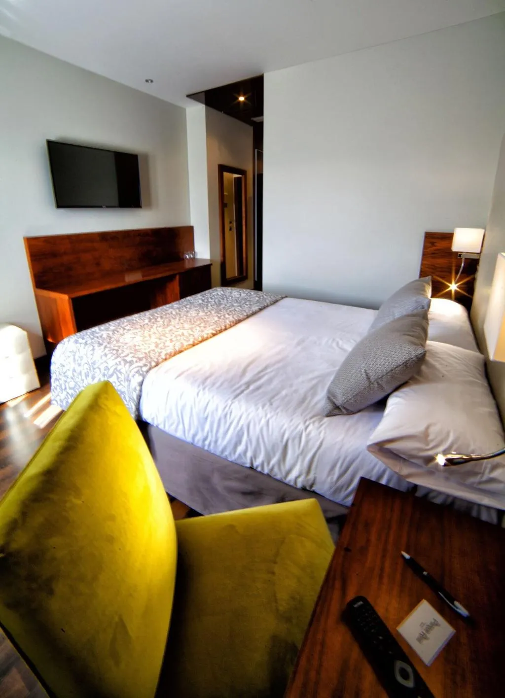 Room, Parque Real, Madrid