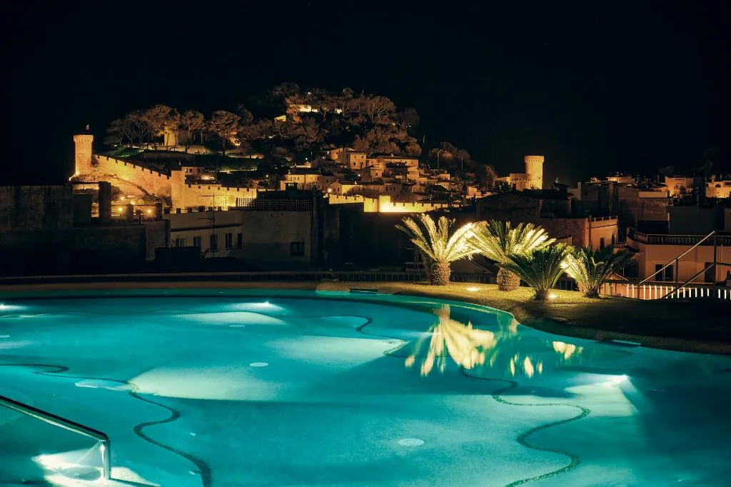 Pool, Delfin, Costa Brava
