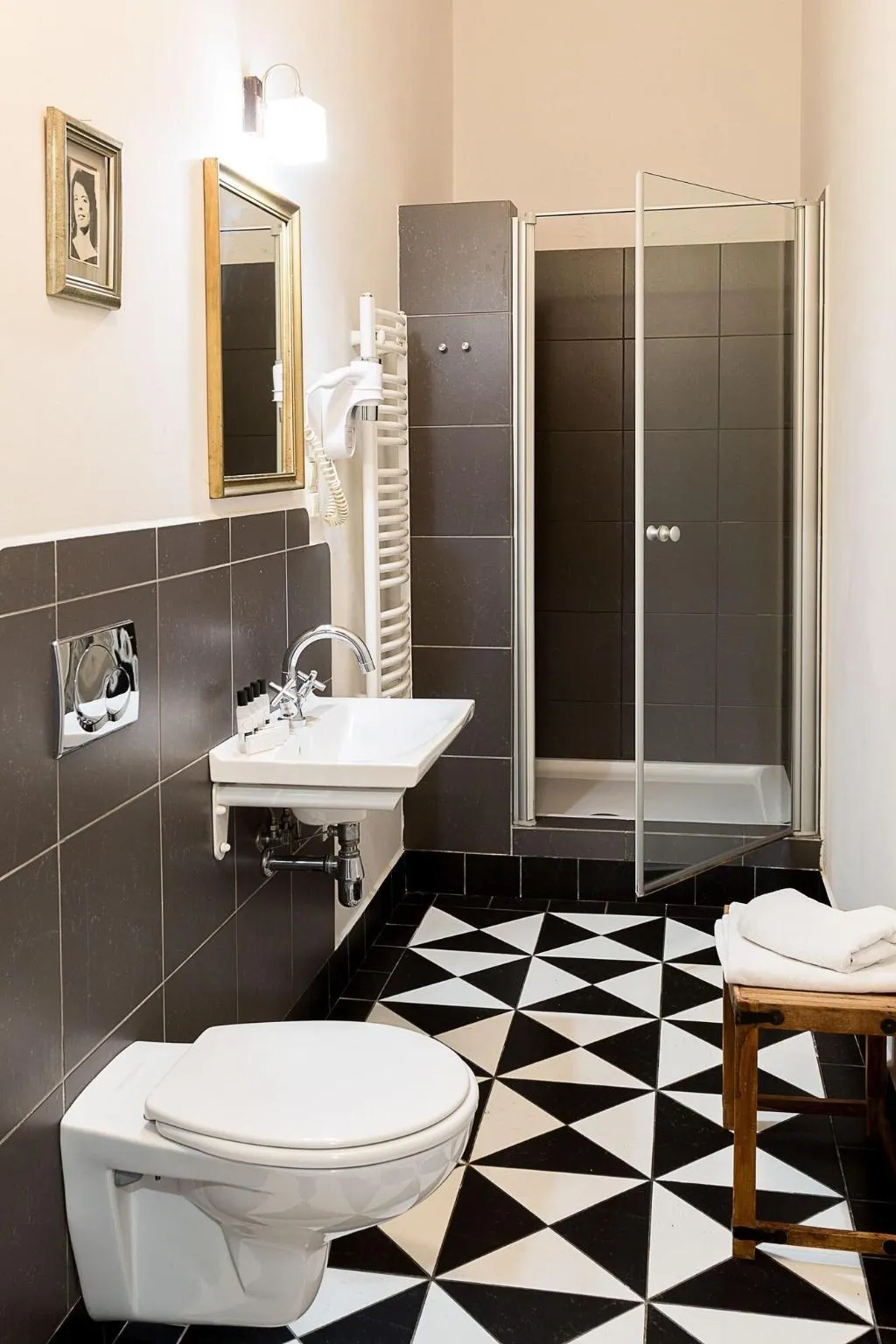 APARTMENT FOUR BEDROOMS Room, Antique Apartments Plac Szczepanski, Krakow