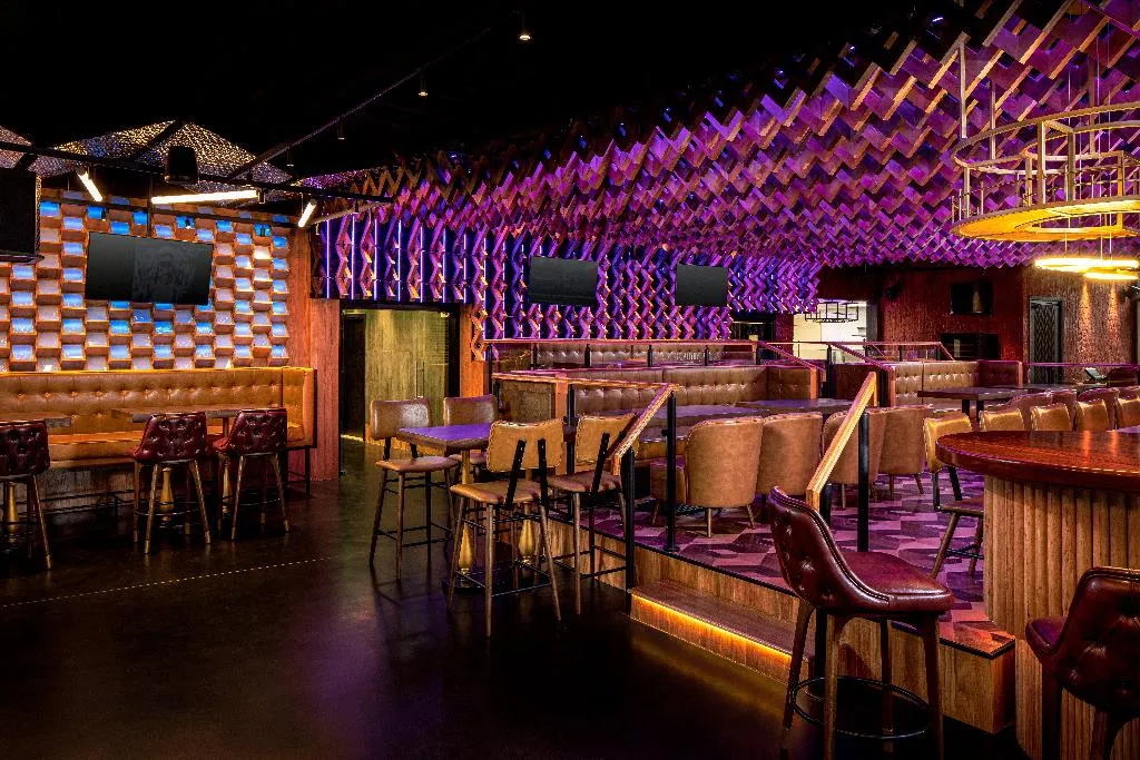 Bar, Holiday Inn Hotel & Suites Dubai Science Park, Dubai