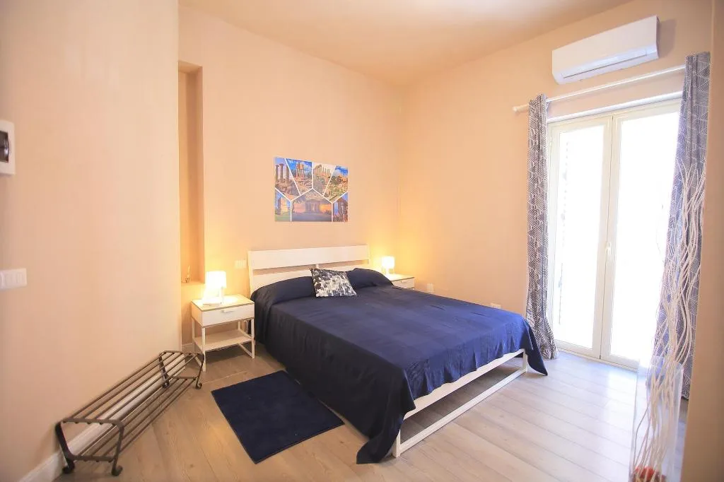 Room, Gioeni Ventidue, Catania