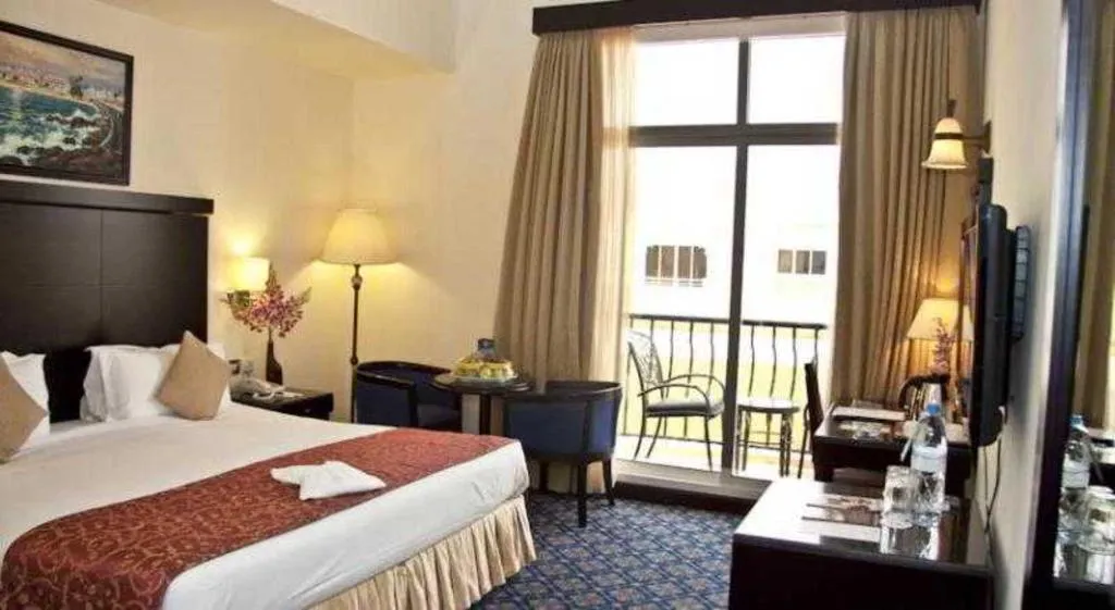 Double or Twin STANDARD Room, Regent Beach Resort Jumeirah, Dubai