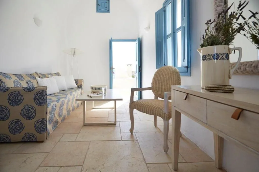 Room, Black Rose Suites, Santorini