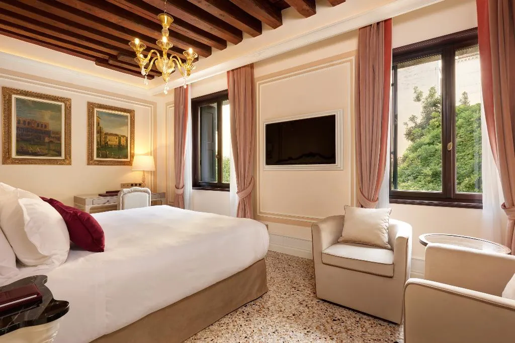 DOUBLE PREMIER WITH VIEWS Room, Palazzo Giovanelli e Gran Canal, Venice