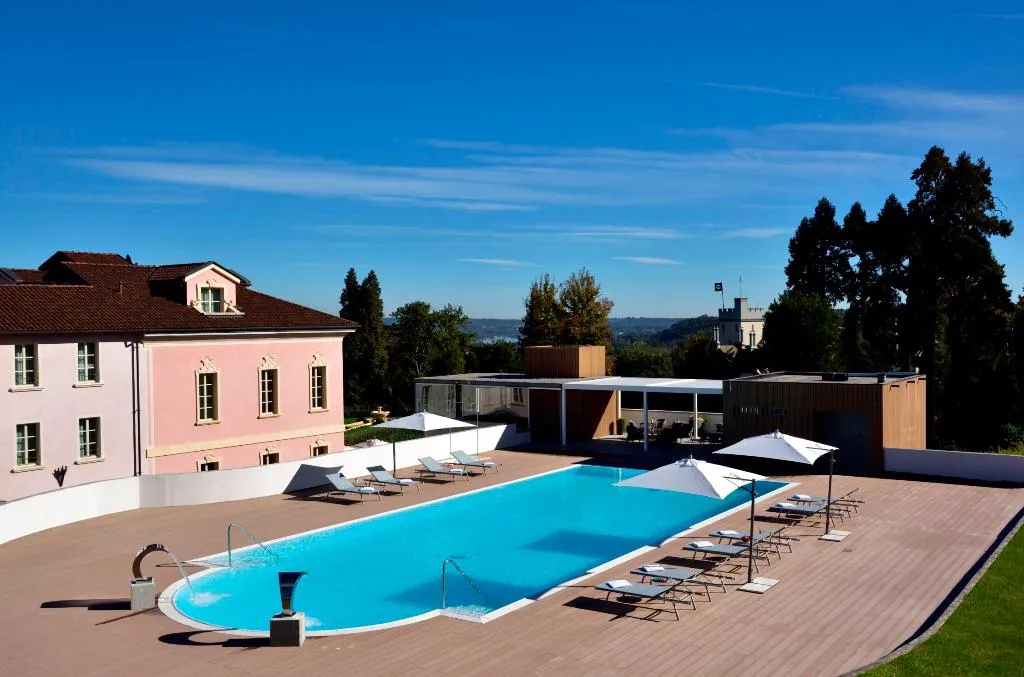 Pool, Castello Dal Pozzo, Milan