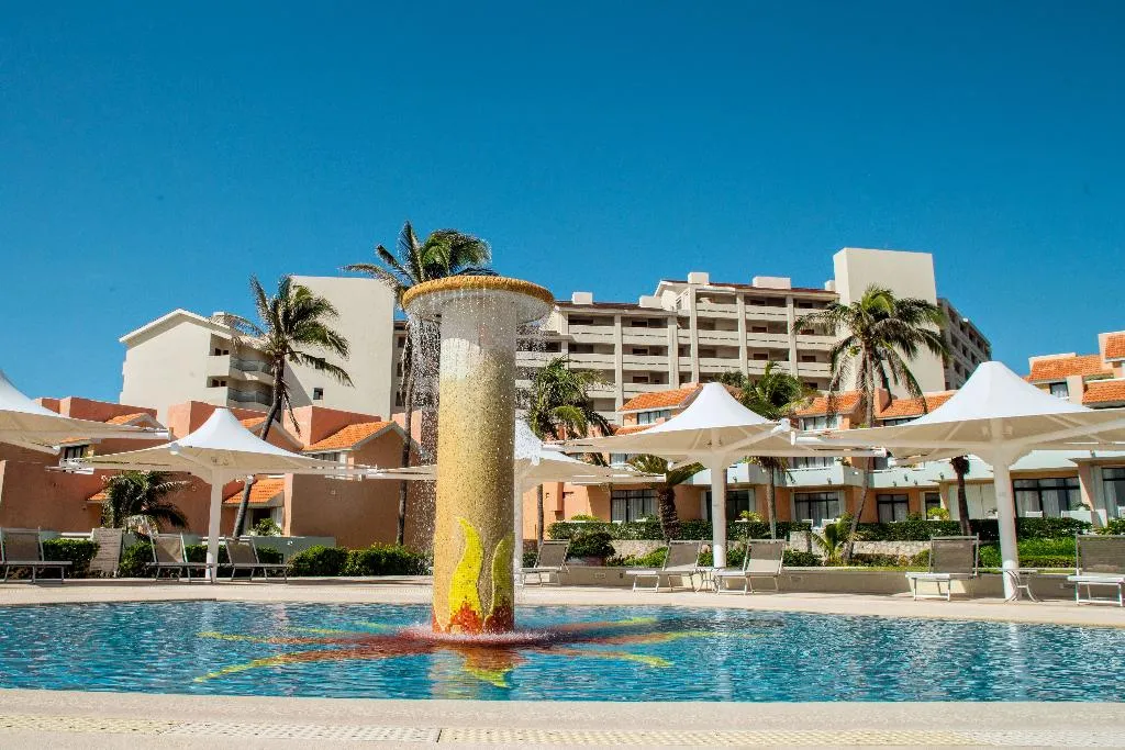 Pool, Wyndham Grand Cancun All Inclusive Resort & Villas, Cancun Area