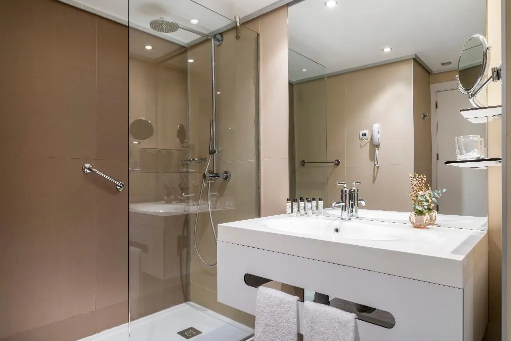 Double or Twin CONNECTING ROOM Room, Innside Alicante Porta Maris, Costa Blanca