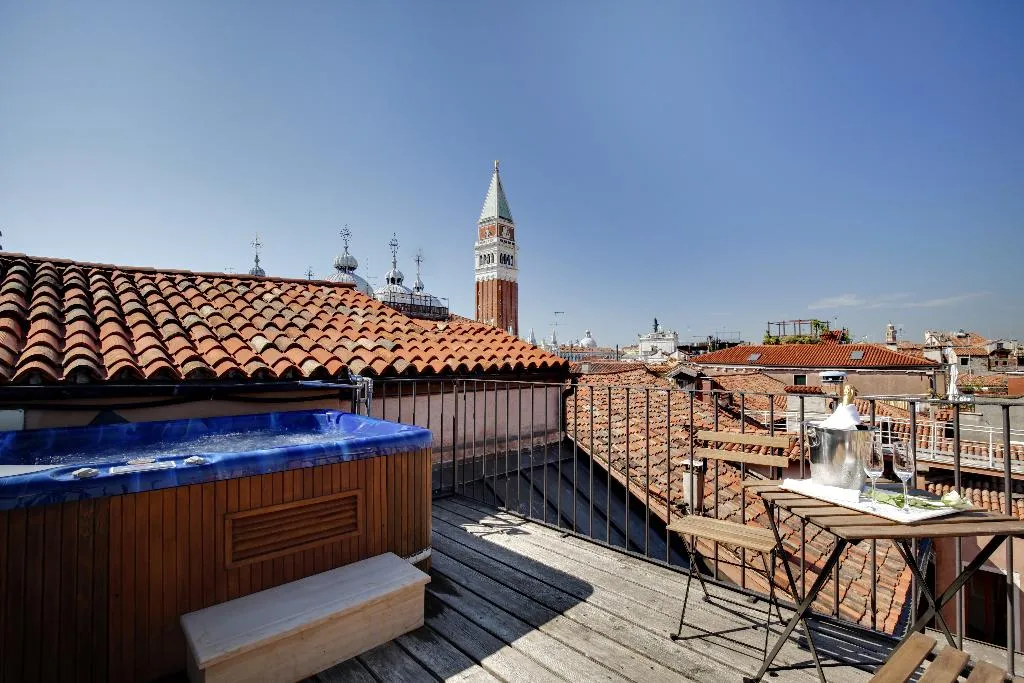 SUITE EXECUTIVE Room, Dona Palace, Venice