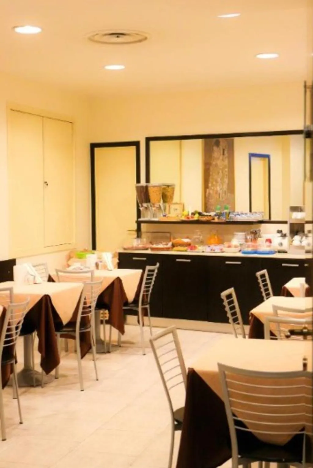 Bar, Losanna, Milan