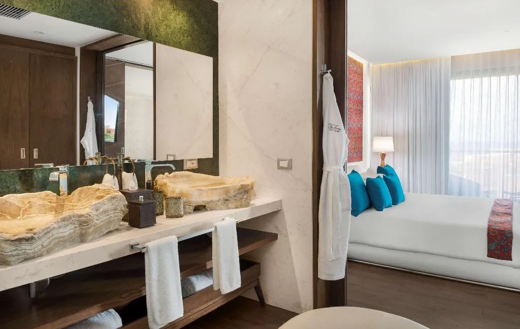 SUITE Presidential Room, The Fives Downtown Hotel, Curio by Hilton, Playa Del Carmen