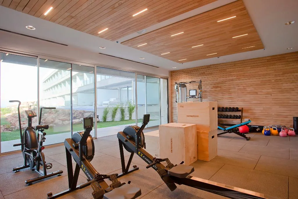 Sports and Entertainment, Seth 55 Santo Tomas, Menorca