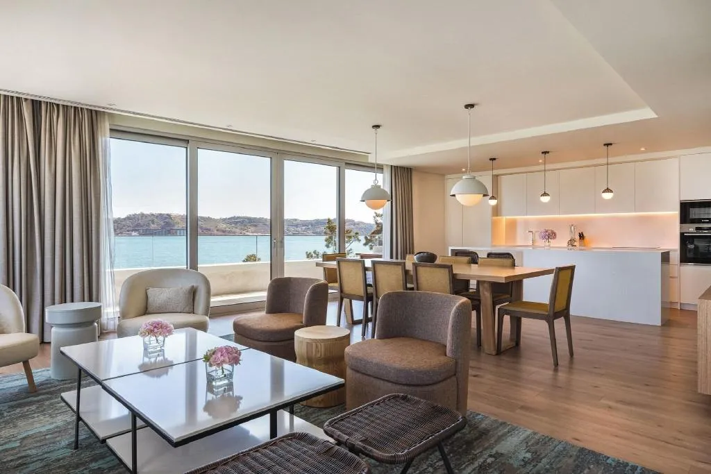 SUITE PREMIUM QUEEN BED Room, Hyatt Regency Lisbon, Lisbon