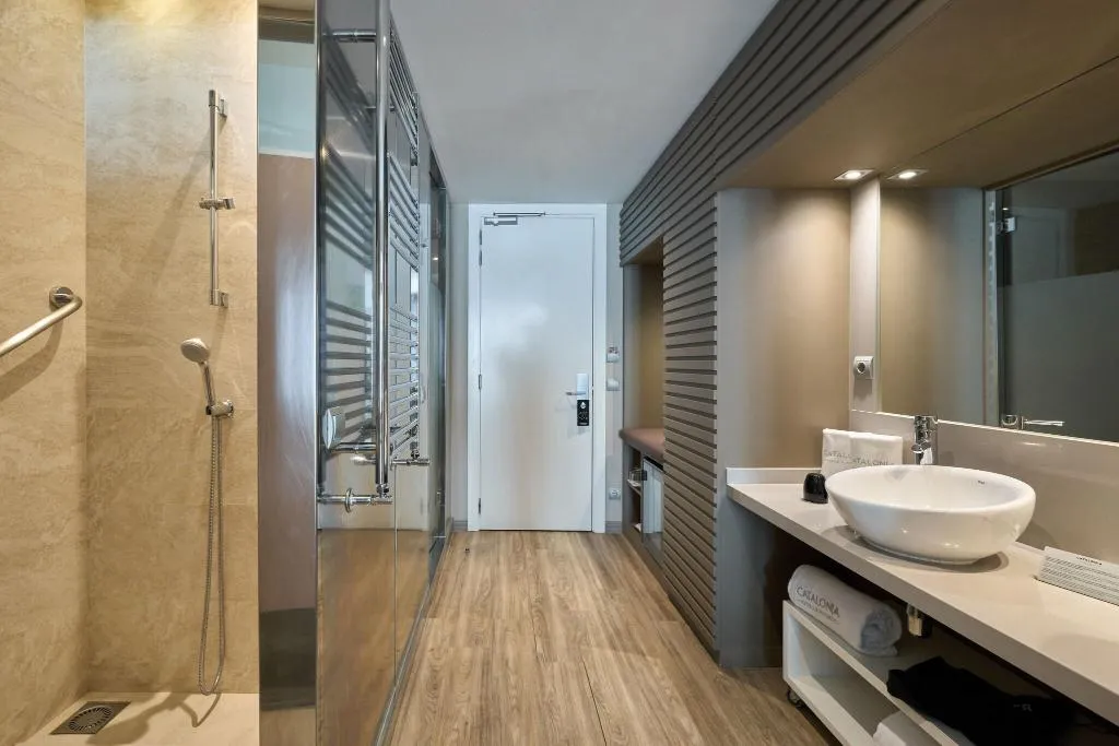 TRIPLE STANDARD Room, Catalonia Square, Barcelona