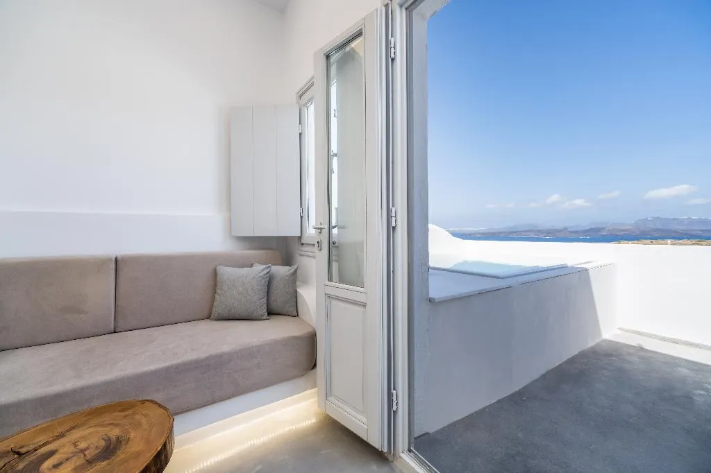 SUITE WITH VIEWS Room, Serenita Luxury Suites, Santorini