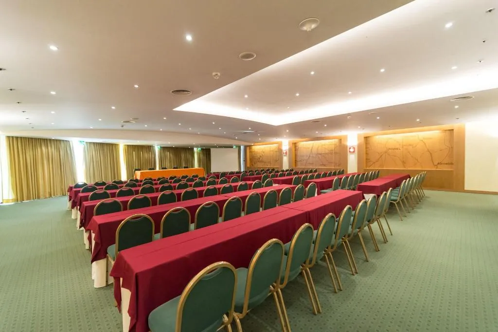 Conferences, Lusitânia, Porto