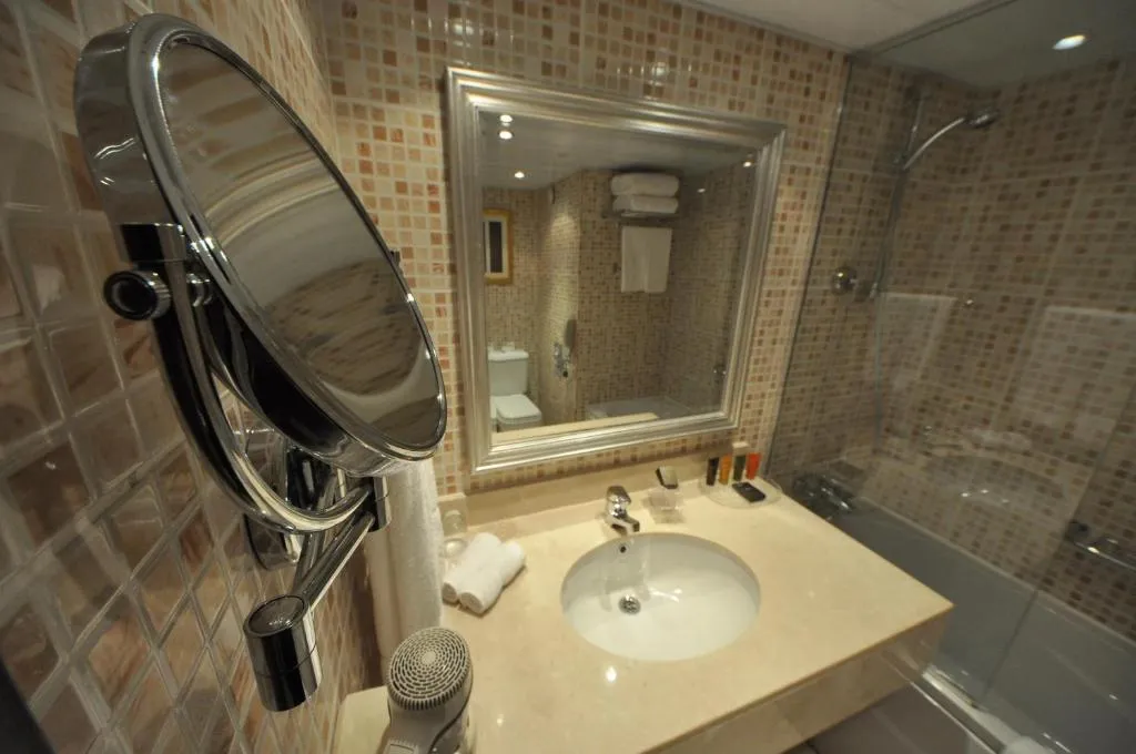 DOUBLE DELUXE Room, Le Passage Cairo Hotel & Casino, Cairo