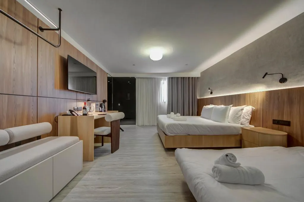 TRIPLE PREMIUM SUPERIOR Room, Noru Hotel, Malta