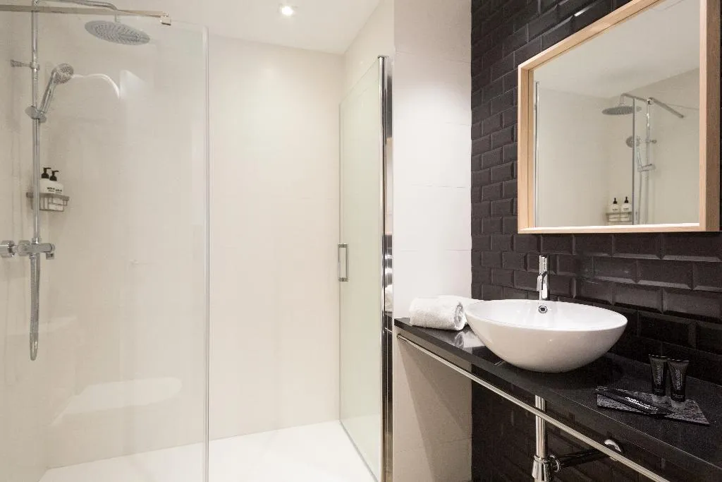 TRIPLE STANDARD Room, Acta bcn 40, Barcelona