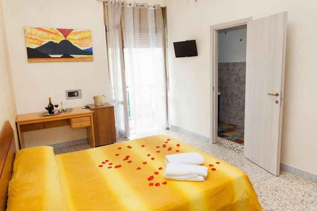 Room, Bed & Breakfast Santa Caterina, Naples