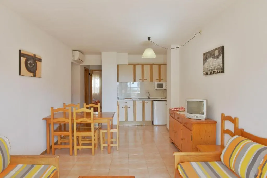 APARTMENT CAPACITY 4 ONE BEDROOM Room, Comte d'Empuries, Costa Brava