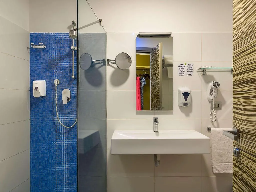 DOUBLE SUPERIOR KING BED Room, Ibis Styles Catania Acireale, Catania