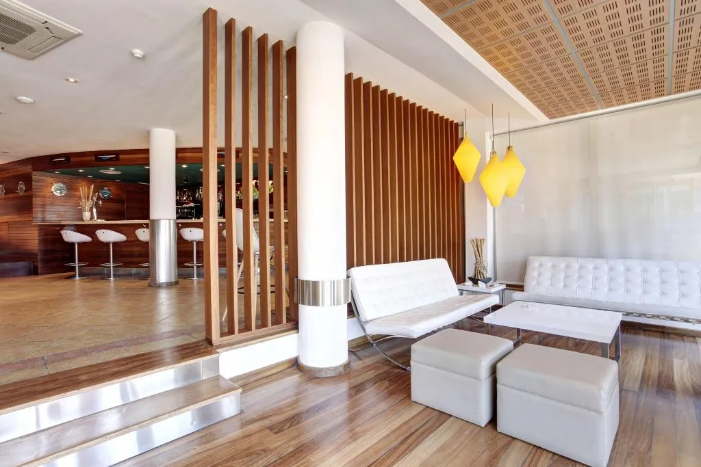 Lobby, Costa Azul, Majorca