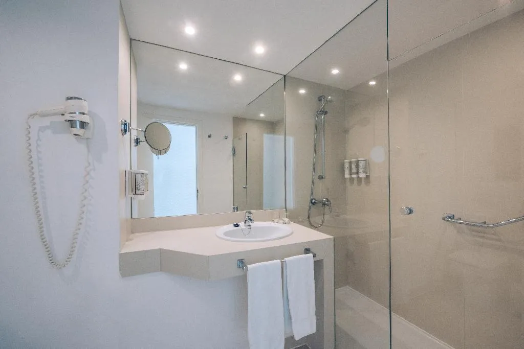 TRIPLE STANDARD Room, Iberostar Waves Bouganville Playa, Tenerife