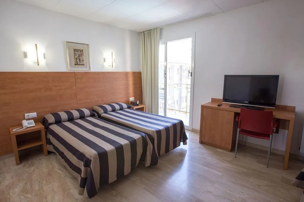 Double or Twin CAPACITY 4 Room, Cleopatra Spa Hotel, Costa Brava