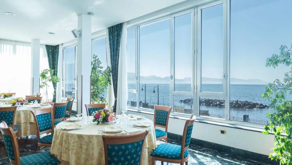 Restaurant, Hotel Holidays, Naples