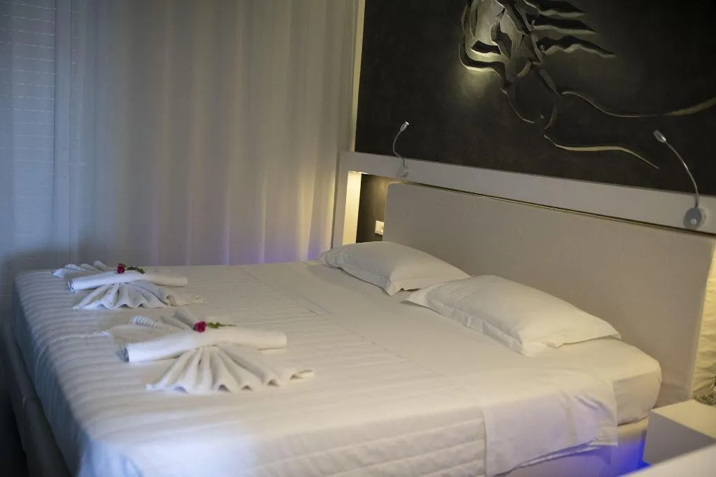 Room, Niriides Hotel, Crete
