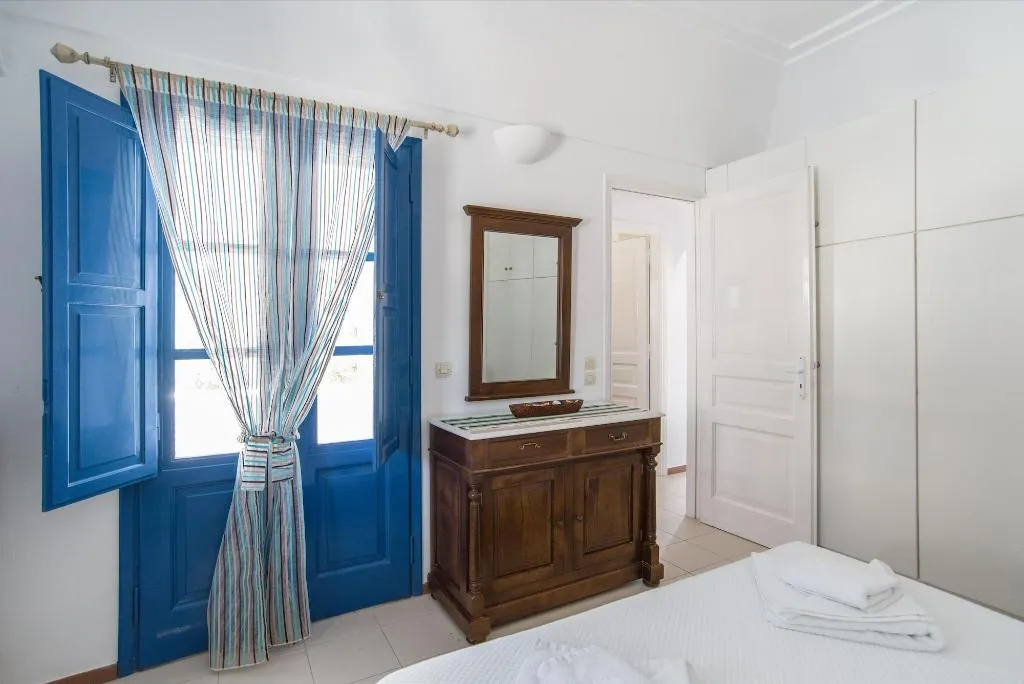 Room, Cultural House, Santorini