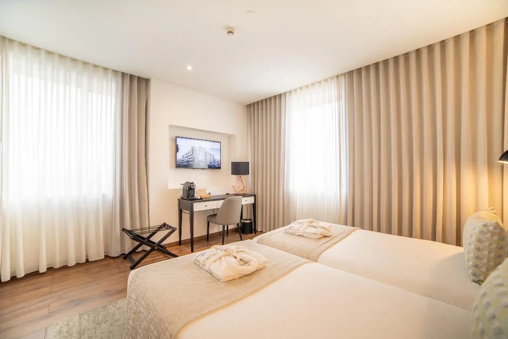 Double or Twin STANDARD Room, VIP Executive Picoas, Lisbon