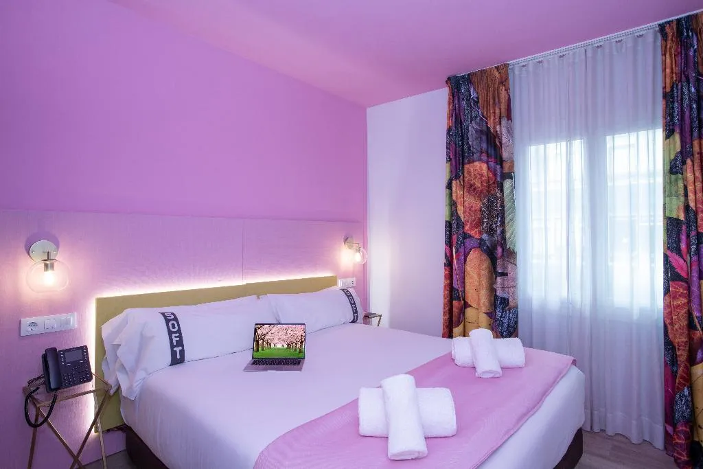 DOUBLE STANDARD Room, Casual Colours Barcelona, Barcelona