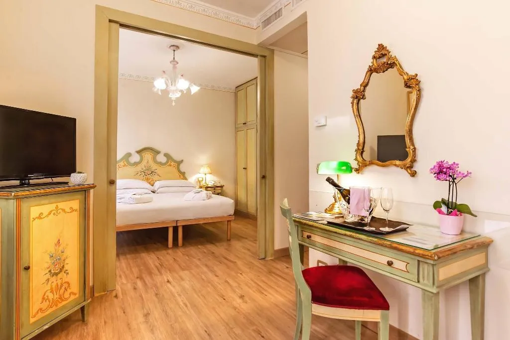 JUNIOR SUITE QUEEN SIZE BED Room, La Fenice et des Artistes, Venice