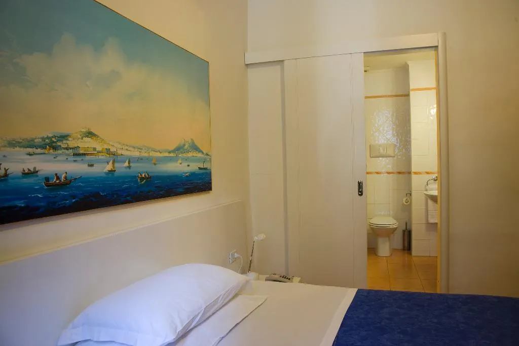 Room, Rex, Naples