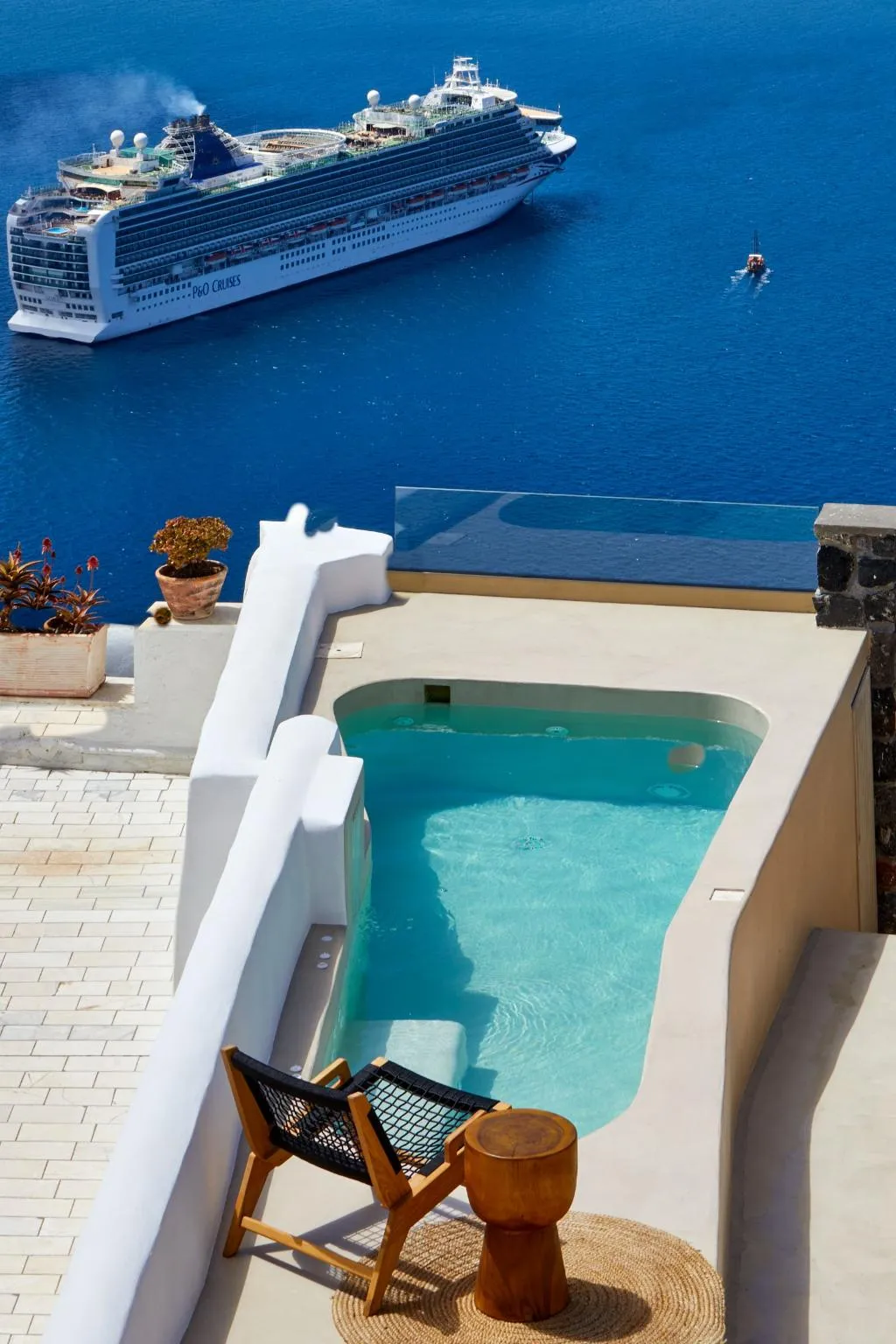 SUITE SUPERIOR WITH PRIVATE POOL Room, You And Me Suites, Santorini