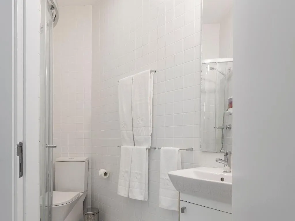 STUDIO STANDARD Room, Lisbon Serviced Apartments - Castelo de S. Jorge, Lisbon