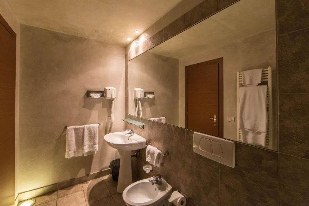 DOUBLE DELUXE ONE BED Room, Villa Casagrande, Florence