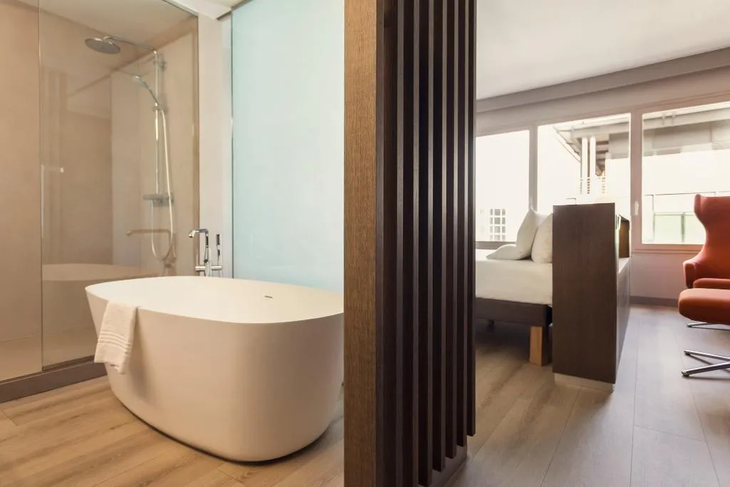 JUNIOR SUITE STANDARD Room, Novotel Madrid Feria and Airport, Madrid